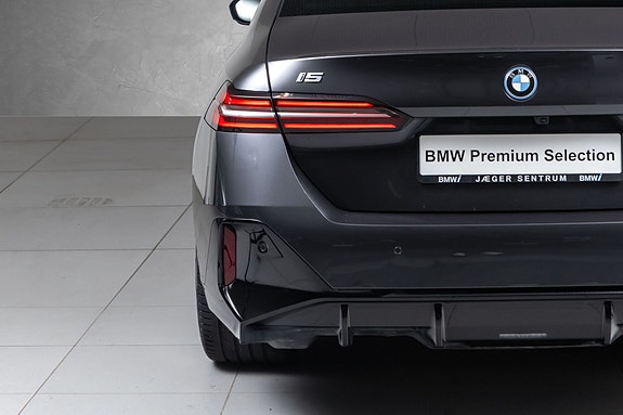 BMW i5 9 of 30