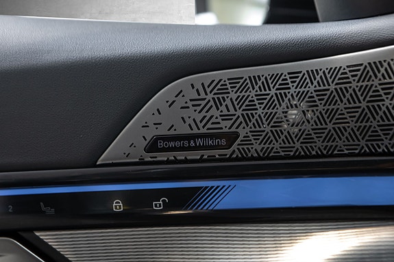 BMW i5 24 of 30