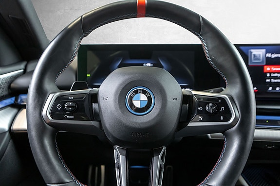 BMW i5 10 of 30
