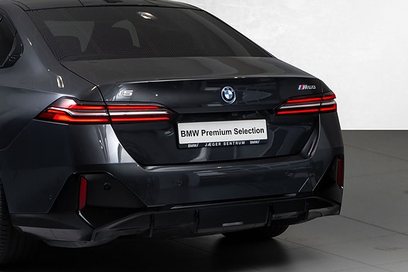 BMW i5 7 of 30