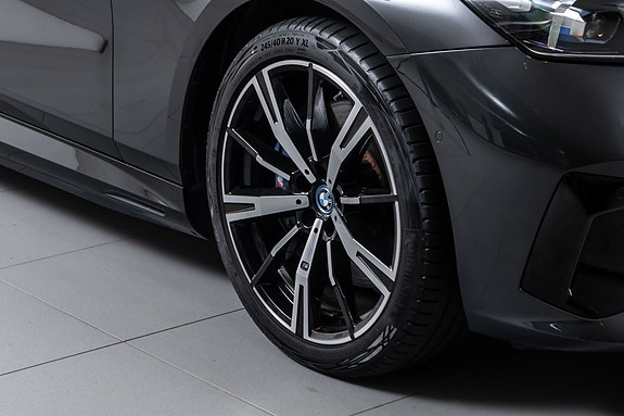 BMW i5 3 of 30