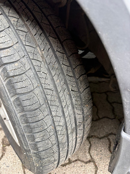 Nissan X-Trail 3 of 5