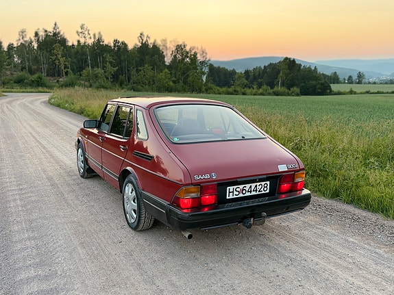 Saab 900 4 of 5