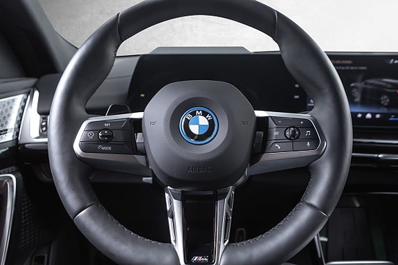 BMW iX2 10 of 30