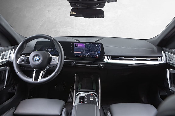 BMW iX2 27 of 30