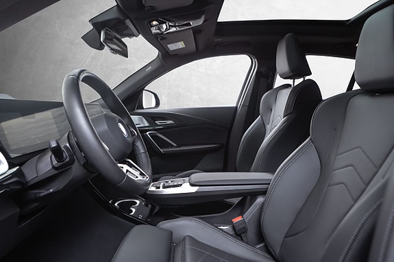 BMW iX2 24 of 30
