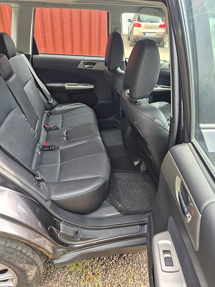 Subaru Forester 3 of 5