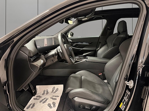 BMW 550e 13 of 30