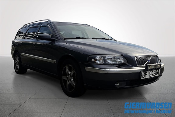 Volvo V70 3 of 5