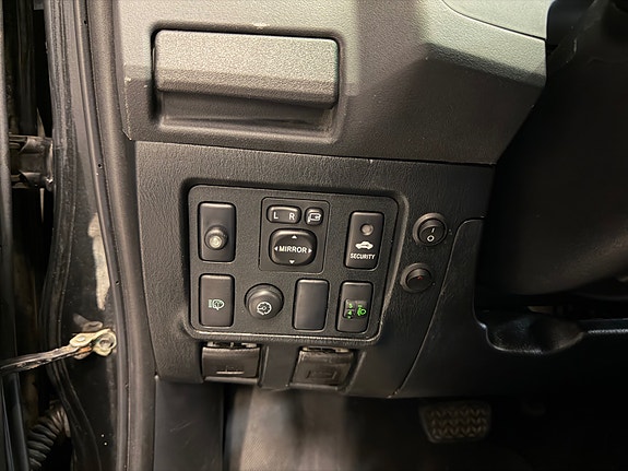 Toyota HiLux 20 of 30