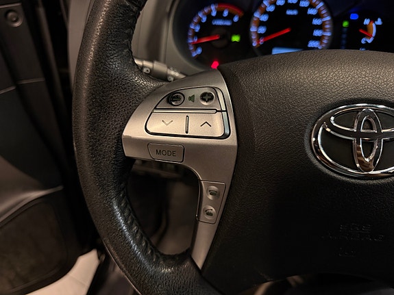 Toyota HiLux 22 of 30