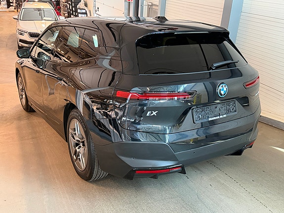 BMW iX 5 of 5