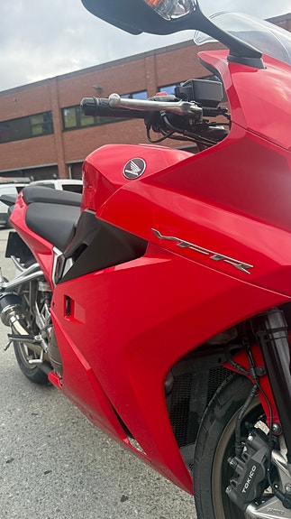 Honda VFR 800 3 of 13