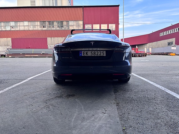 Tesla Model S 5 of 16