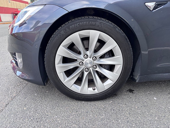Tesla Model S 9 of 16