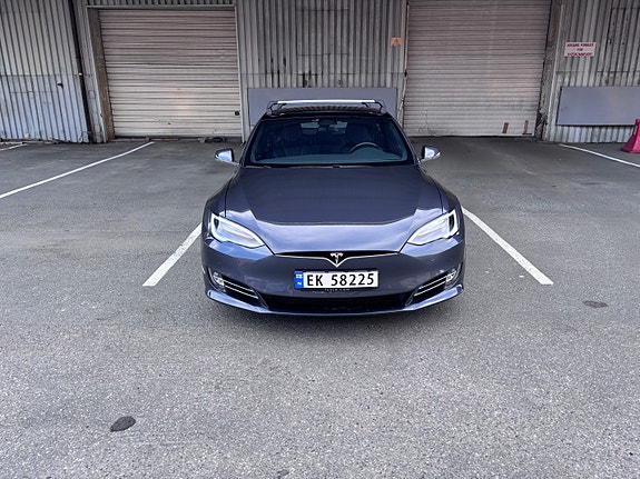 Tesla Model S 2 of 16