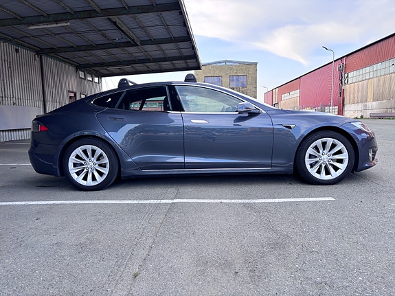 Tesla Model S 3 of 16