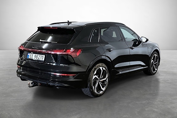 Audi e-tron 5 of 5