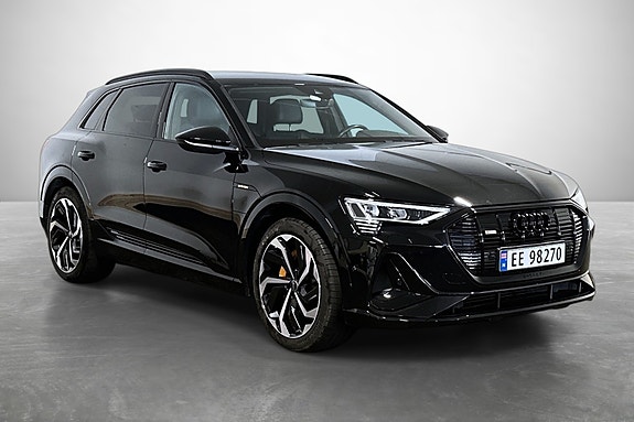 Audi e-tron 3 of 5
