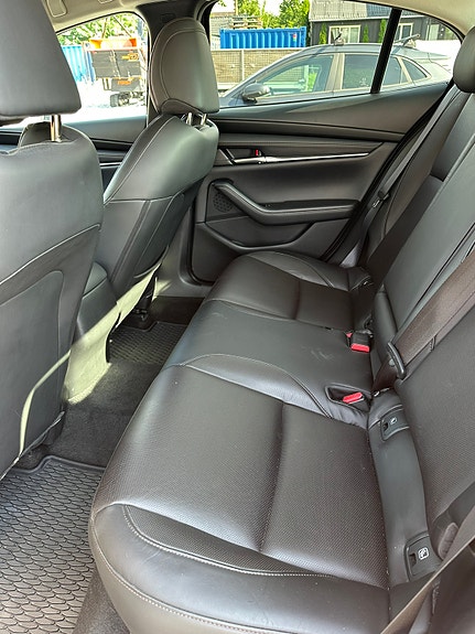 Mazda 3 14 of 18