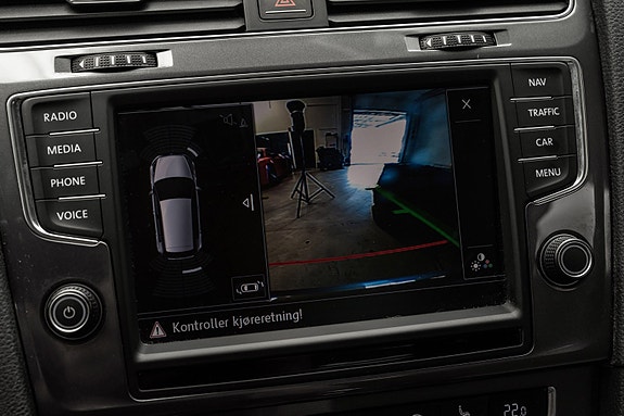 Volkswagen e-Golf VII 21 of 23