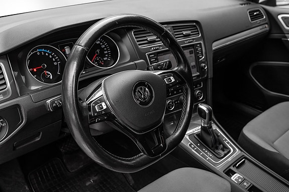 Volkswagen e-Golf VII 11 of 23