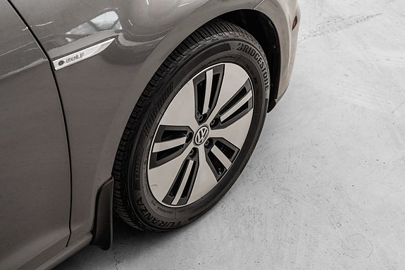Volkswagen e-Golf VII 9 of 23