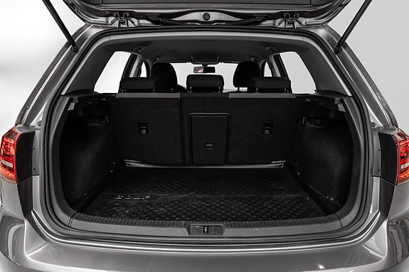 Volkswagen e-Golf VII 10 of 23