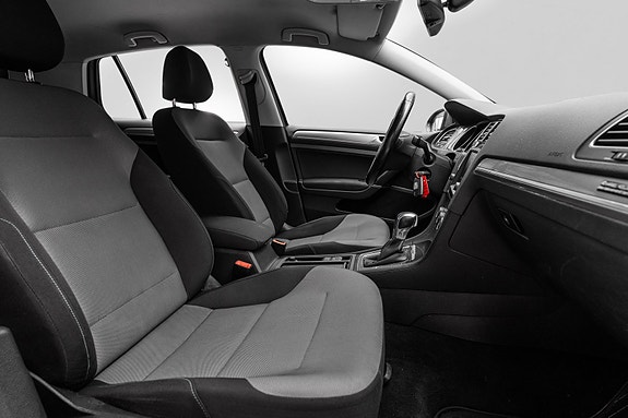 Volkswagen e-Golf VII 22 of 23