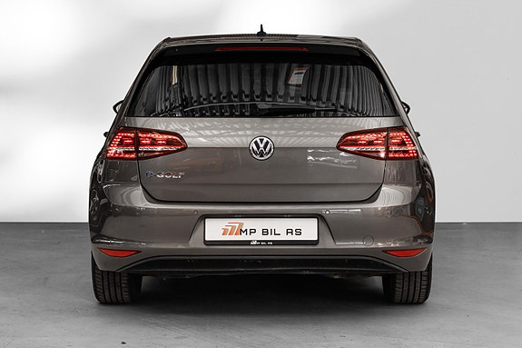 Volkswagen e-Golf VII 2 of 23