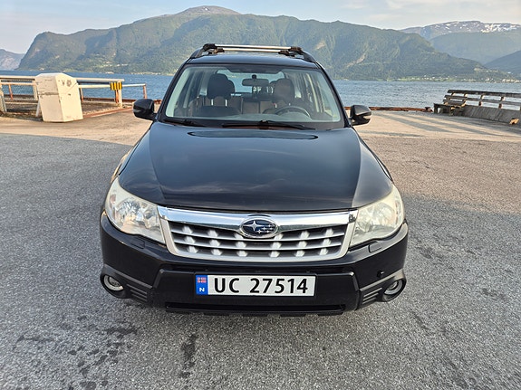 Subaru Forester 2 of 5