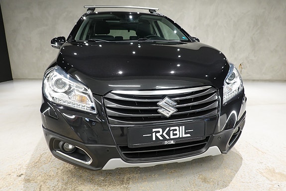 Suzuki SX4 S-Cross 2 of 5