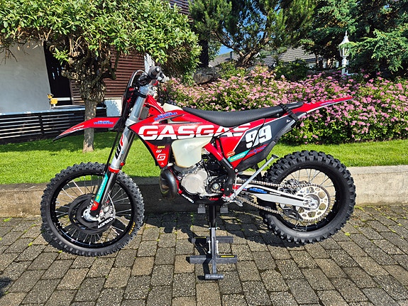 GasGas EC 300 2 of 18