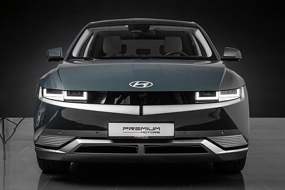 Hyundai Ioniq 5 3 of 5