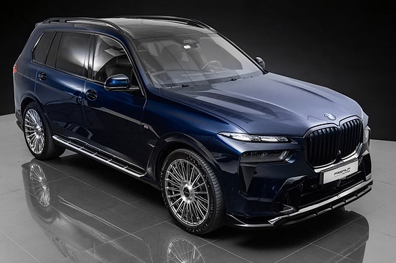 BMW X7 2 of 5