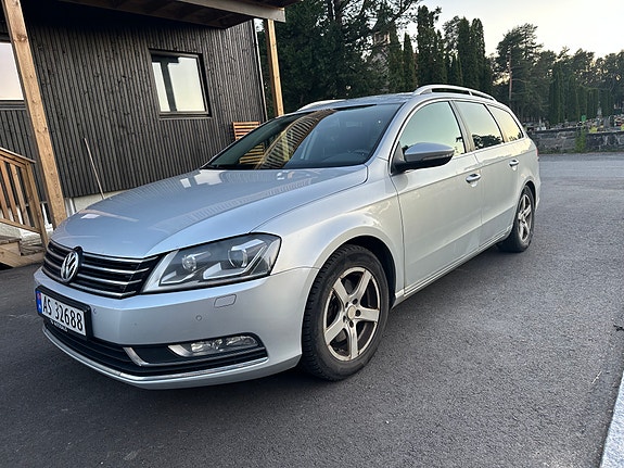 Volkswagen Passat 2 of 5