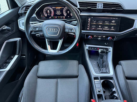 Audi Q3 14 of 30