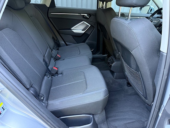 Audi Q3 23 of 30