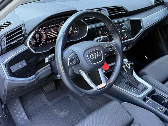 Audi Q3 11 of 30