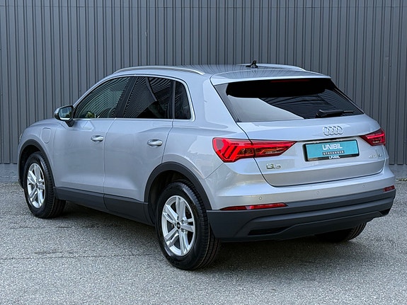 Audi Q3 2 of 30