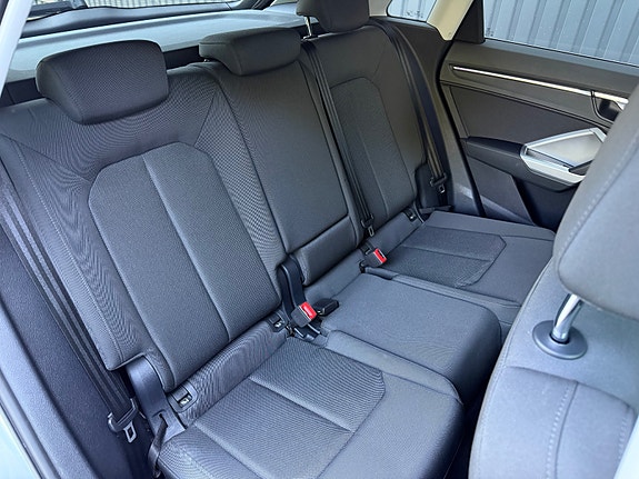 Audi Q3 22 of 30