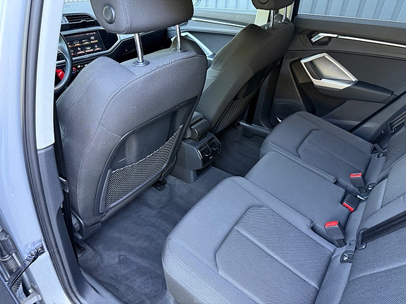 Audi Q3 12 of 30