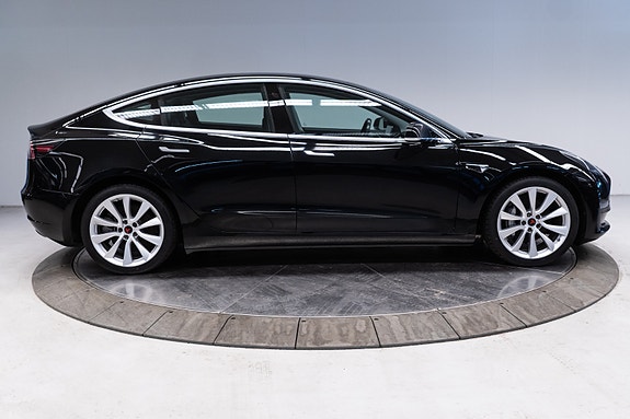 Tesla Model 3 5 of 5