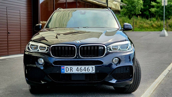 BMW X5 2 of 5