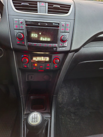 Suzuki Swift 4 of 5