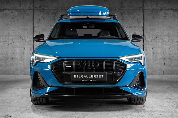 Audi e-tron 2 of 5