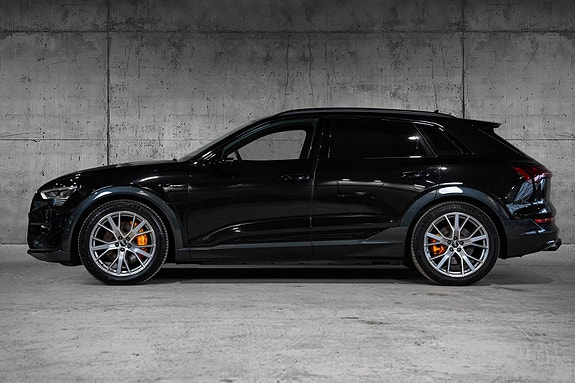 Audi e-tron 5 of 5