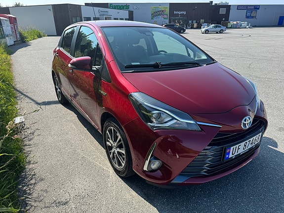 Toyota Yaris 5 of 5