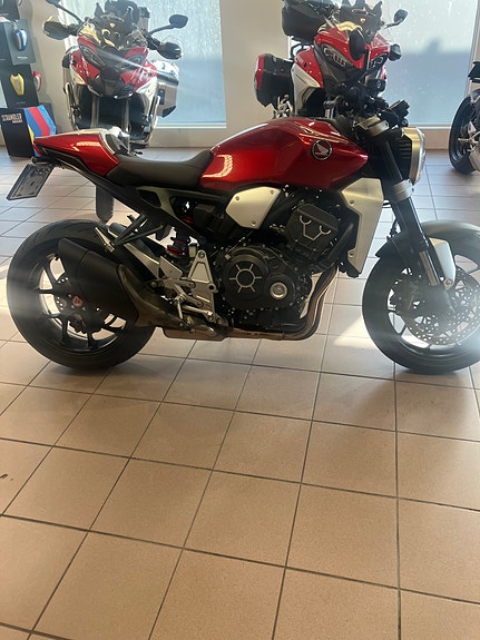 Honda CB 1000 R 3 of 8