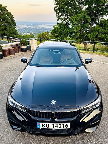BMW 330e 4 of 5